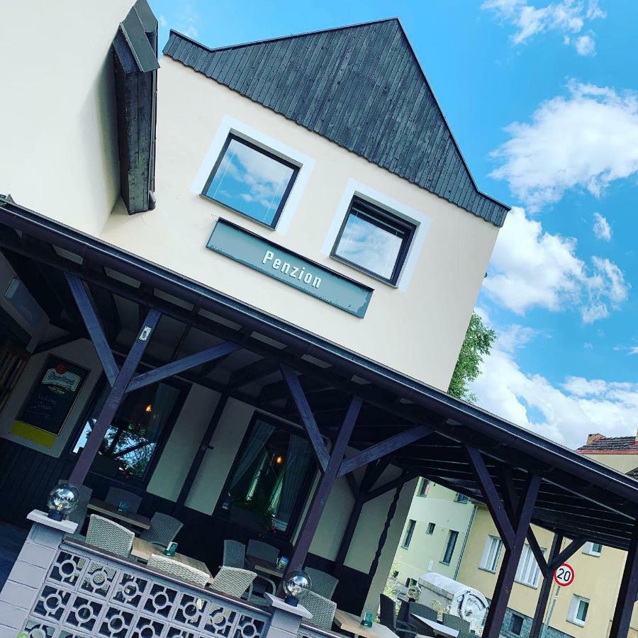 Penzion & Restaurace U Vily Sezimovo Usti ภายนอก รูปภาพ