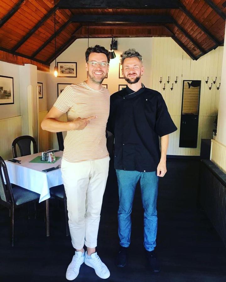 Penzion & Restaurace U Vily Sezimovo Usti ภายนอก รูปภาพ